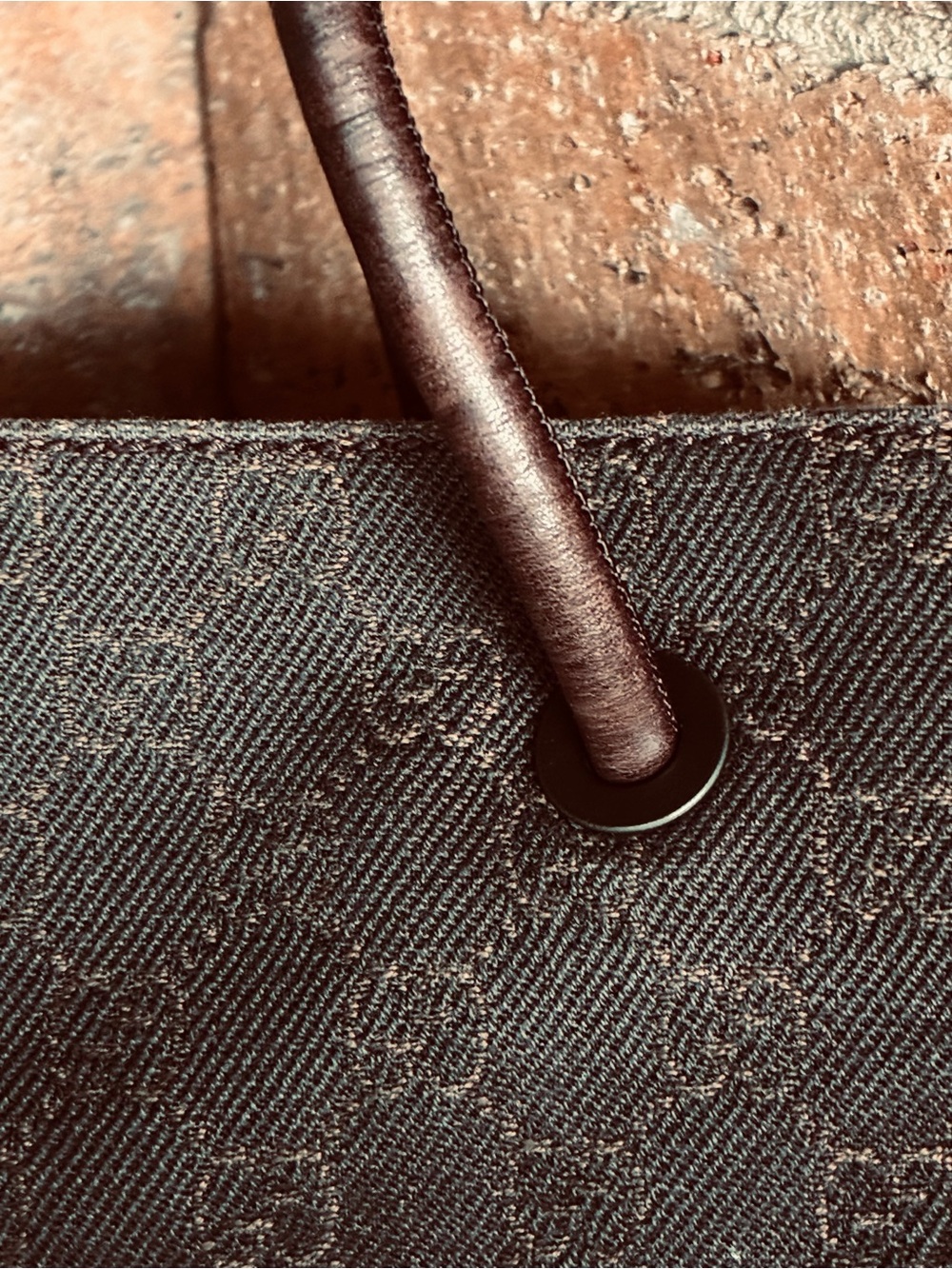 🤎 Gucci vintage classic GG monogram canvas tote leather handles price is firm - Picture 15 of 17